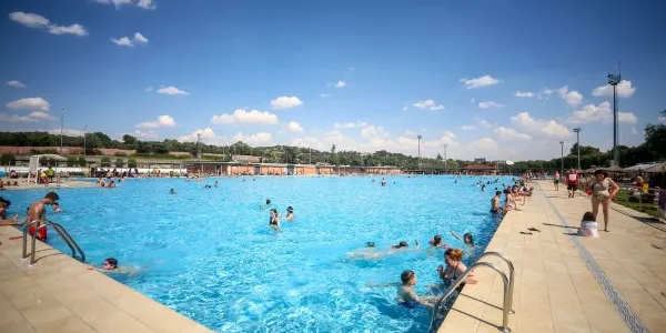 Las piscinas públicas y privadas y la sequía