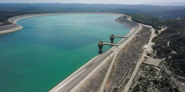 Embalse de arriba de la central de bombeo de Cortes-la Muela 
