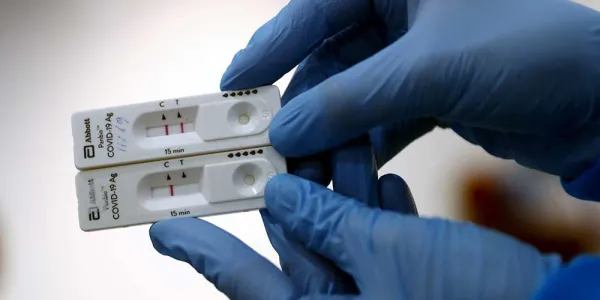 Los test de antígenos están agotados en varias farmacias españolas