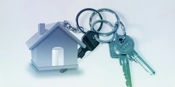 Imagen de una casa con llaves