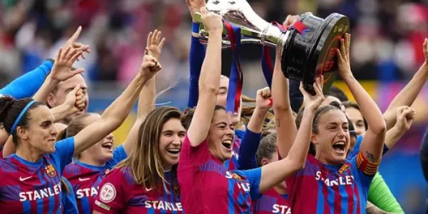 Las jugadoras del Barcelona celebrando su título de Liga