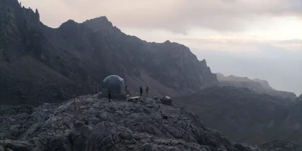 Un momento de la recogida de residuos en Picos de Europa