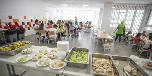Alumnos en un comedor escolar de un centro de de Extremadura.