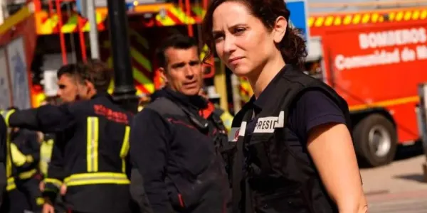 Isabel Díaz Ayuso durante su visita este viernes a Pelayos de la Presa y Cenicientos. 