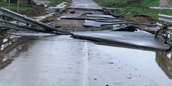 Estado de la carretera BA-086 de Maguilla (Badajoz), este miércoles.
