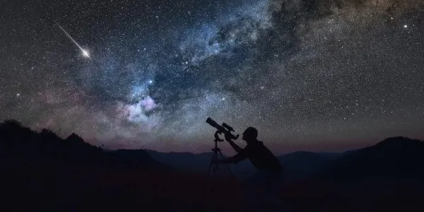 De varias lluvias de estrellas a la Luna del cazador