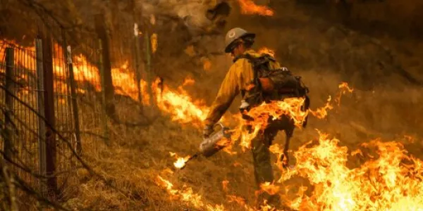 California se enfrenta a su mayor incendio