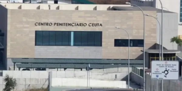 Exterior de la prisión de Fuerte Mendizábal, en Ceuta. 