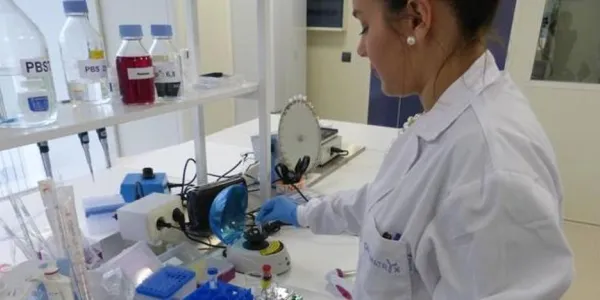 Autorizan el ensayo en humanos de la terapia contra el cáncer de páncreas diseñado en Euskadi
