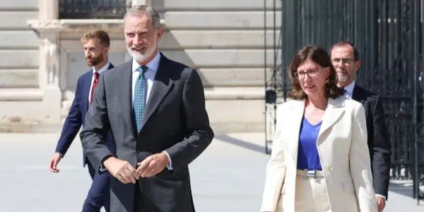 Felipe VI acudiendo al acto de conmemoración por las confederaciones hidrográficas