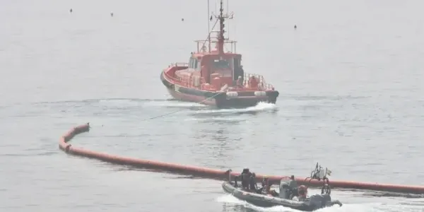 Barreras de contención en aguas de Ceuta