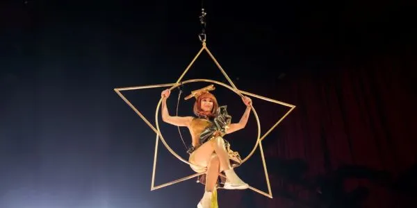 Espectáculo de Navidad sobre el escenario del Circo Price 