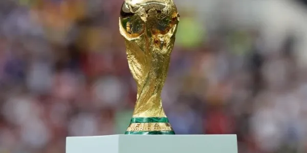 Trofeo que acredita al campeón de la Copa del Mundo de Fútbol 