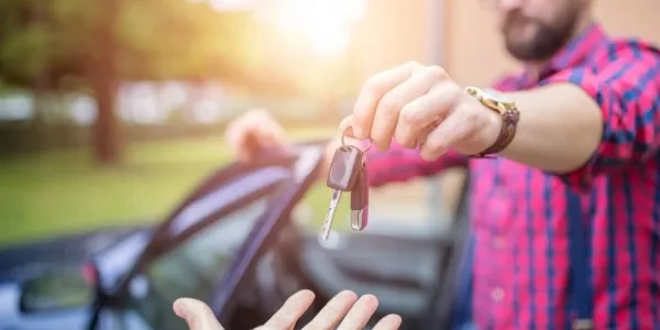 ¿Hay legalidad en conducir coche de otra persona en España?