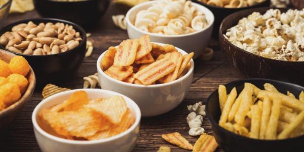 Patatas fritas y snacks