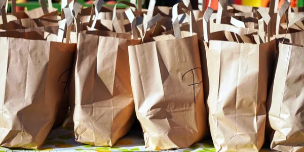 Varias bolsas de papel