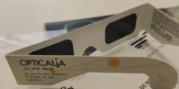 Modelo de gafas para el eclipse inmovilizado y retirado por el Gobierno de Aragón
