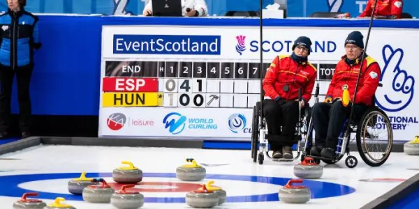 Competición en curling en silla de ruedas