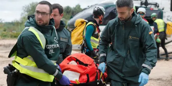 Un helicóptero de Salvamento Marítimo ha rescatado este lunes en la localidad de Oliva, en la comarca valenciana de la Safor. 