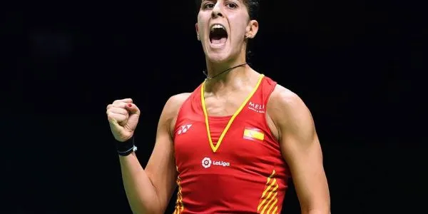Carolina Marín en el pódium tras tras ganar un oro 