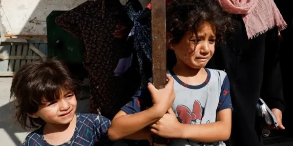Niños palestinos reaccionan ante la intensificación de la crisis de salud mental que sufre la infancia en Gaza tras otra oleada de violencia, en la ciudad de Gaza, el 7 de agosto de 2022. 