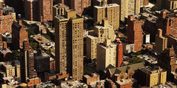 Muchos edificios fotografiados desde el aire