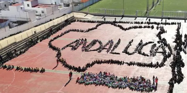 Colegio Andaluz celebrando el Día de Andalucía