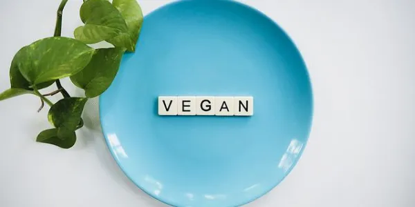 Las dietas veganas y vegetarianas en la mujer 