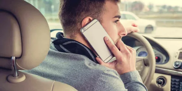 Distracciones con el móvil y conductores