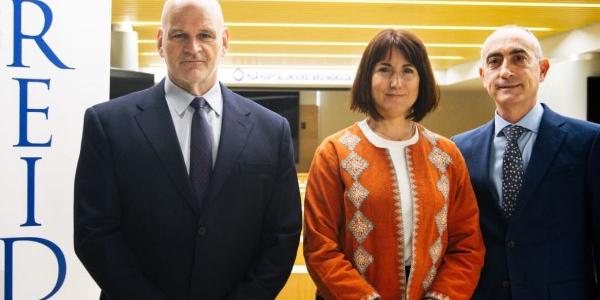 La Dra. Ana Royuela, de la Unidad de Bioestadística Clínica del Instituto de Investigación Sanitaria Puerta de Hierro–Segovia de Arana / El Dr. Francisco Kovacs, de la Unidad de la Espalda Kovacs del Hospital HLA Universitario Moncloa / El Prof. Jesús Seco, del Instituto de Biomedicina de la Universidad de León y la Universidad del País Vasco