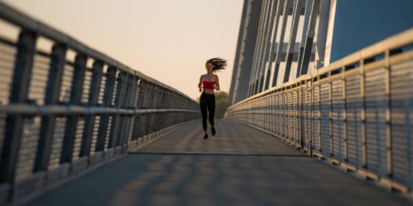 Mujer corriendo