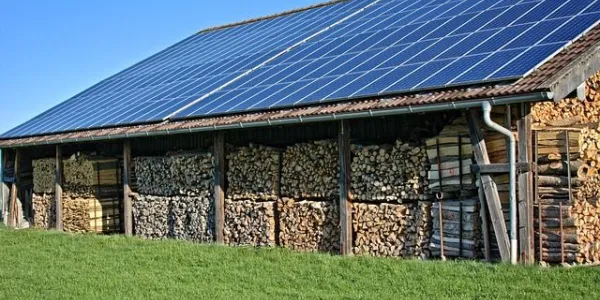 Placas solares en un tejado