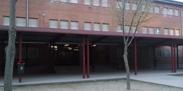 Fachada de un colegio