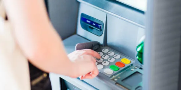 Sacar dinero del cajero automático