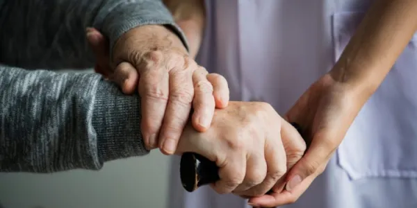 La escasez de enfermeras geriátricas es un problema