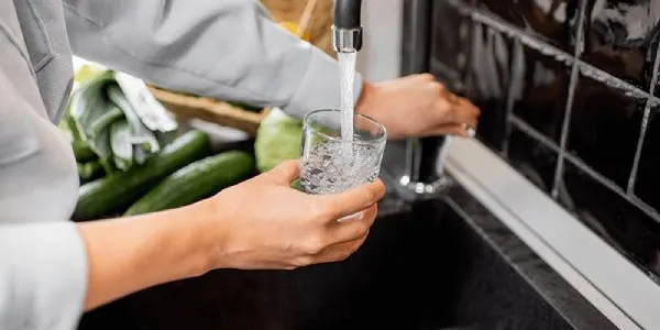 La sociedad confía en beber agua del grifo