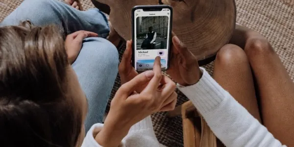 Las apps de citas triunfan entre los españoles