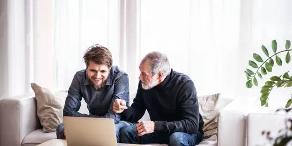 Los mayores de 55 ayudan a sus hijos económicamente