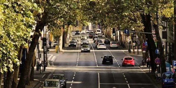 Atasco en la carretera de Valencia puente de los Santos de 2019 / Pixabay