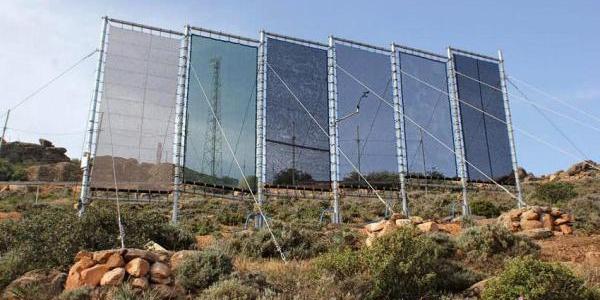 Paneles que recolectan el agua potable del aire