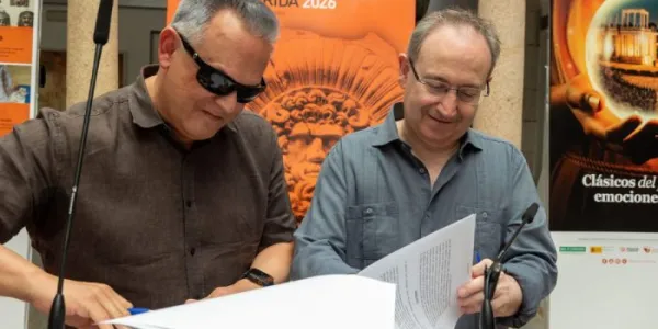 Firma del convenio entre el Festival de Mérida y la ONCE 
