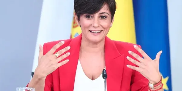 La ministra de Vivienda y Agenda Urbana, Isabel Rodríguez, ayer tras el Consejo de Ministros.