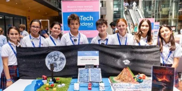 Alumnos del Colegio Casvi de Boadilla (Madrid), que lograron el primer premio de Educación Primaria recayó con un proyecto de soluciones frente a catástrofes naturales 