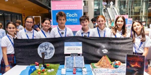 Alumnos del Colegio Casvi de Boadilla (Madrid), que lograron el primer premio de Educación Primaria recayó con un proyecto de soluciones frente a catástrofes naturales 
