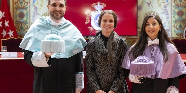 Foto de los premiados por Fundación ONCE junto a la representante de la entidad | Foto Jorge Villa