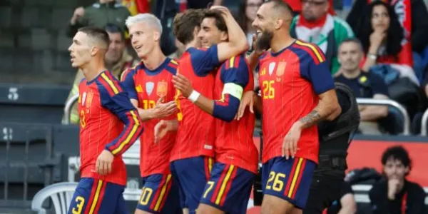 Jugadores de la Selección celebrando en el amistoso contra Irak. 