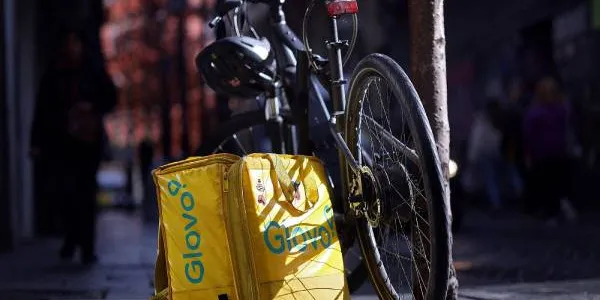 Un repartidor de Glovo en la calle