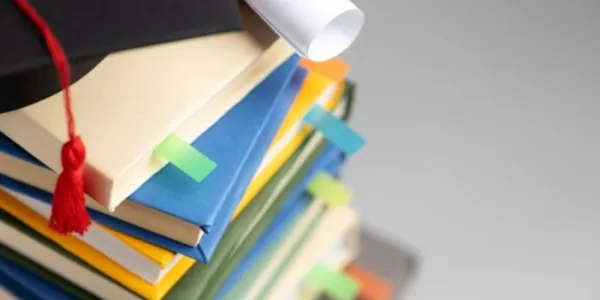 Varios libros apilados