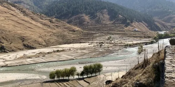 Valle del río Karnali, que nace en las meridionales del Himalaya 