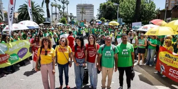 Los sindicatos a su llegada a la negociación con la Conselleria de Educación el pasado 19 de mayo.